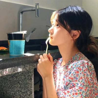 两只小猫的故事
